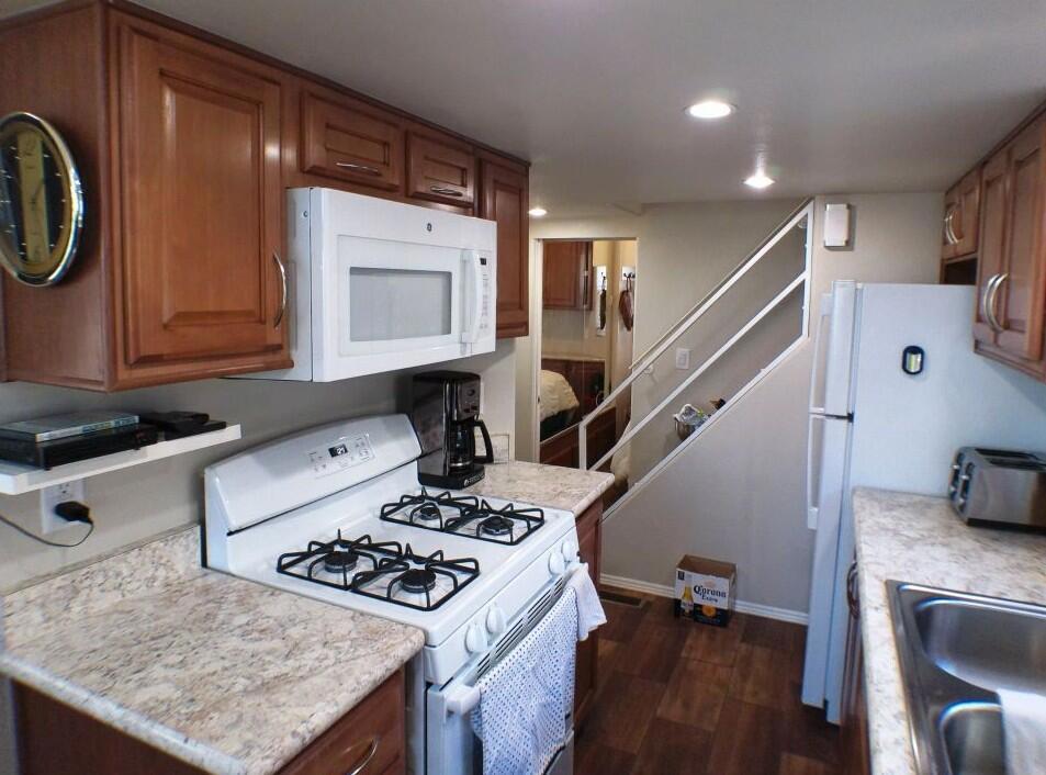 Rancho Casa Blanca - Manufactured In Park