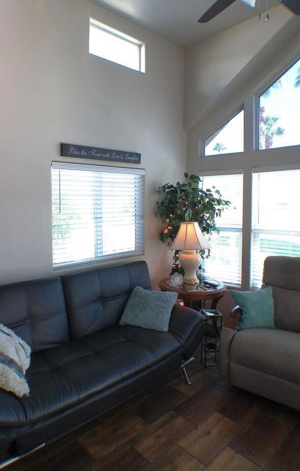 Rancho Casa Blanca - Manufactured In Park