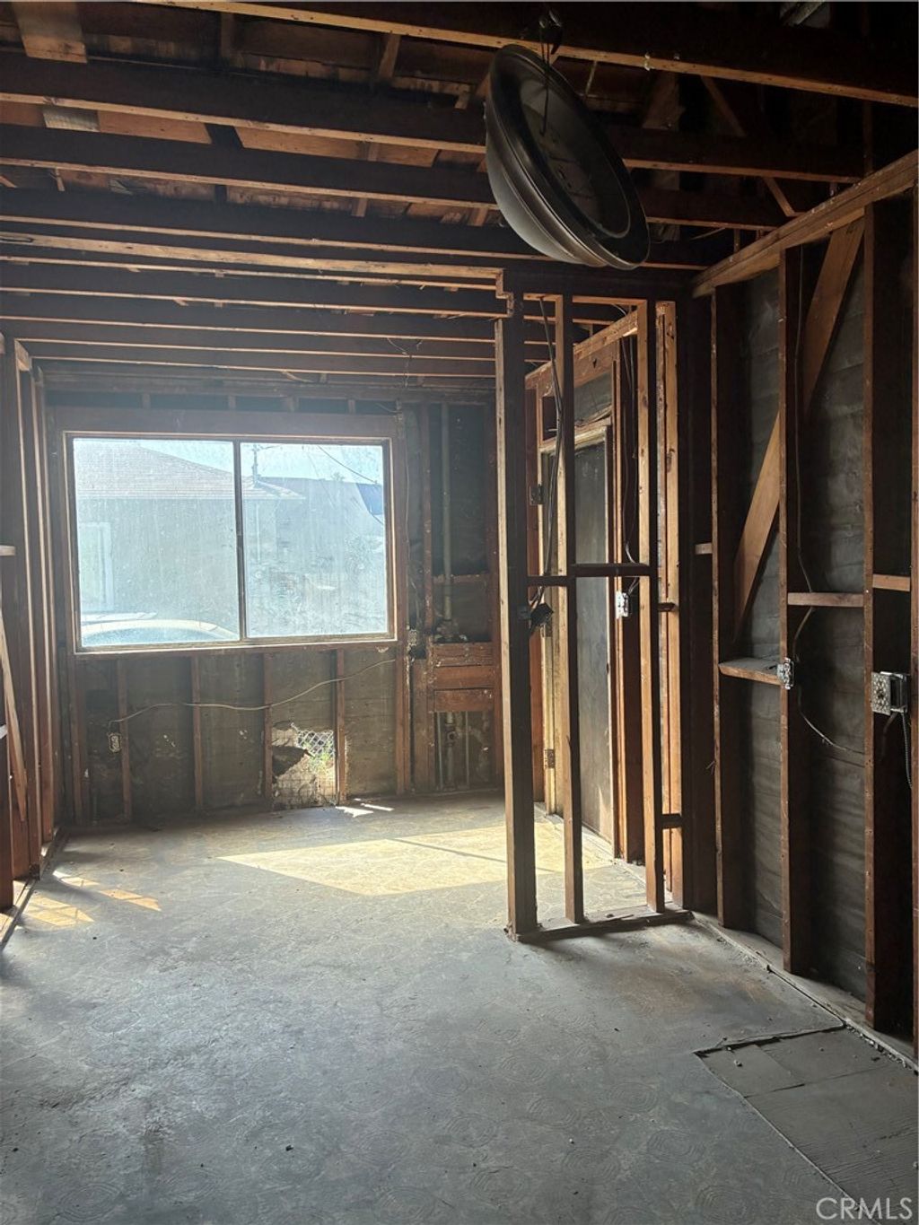 Photo of 560 W Cornell Dr, Rialto, CA 92376 (MLS # DW26066614)