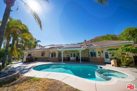 Photo of 17833 Wildridge Lane, Canyon Country, CA 91387 (MLS # 25589879)