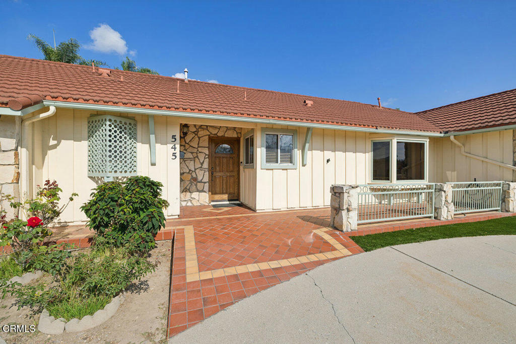 545 W Santa Paula Street