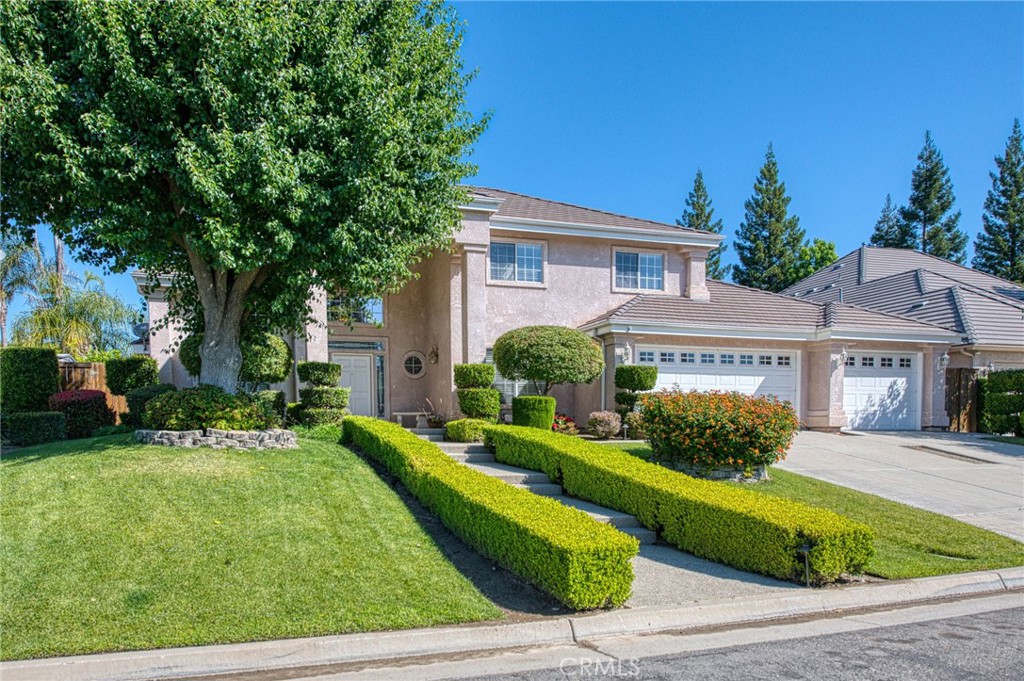 860 E Dartmouth