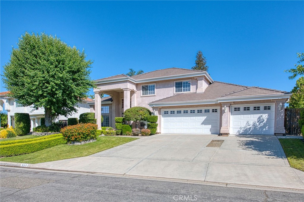 860 E Dartmouth