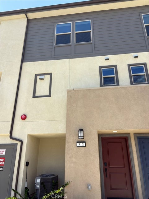 Photo of 315 Honeysuckle Way, Oceanside, CA 92057 (MLS # SW26182508)