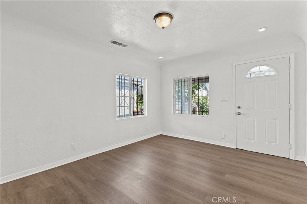 1413 W 99th Street
