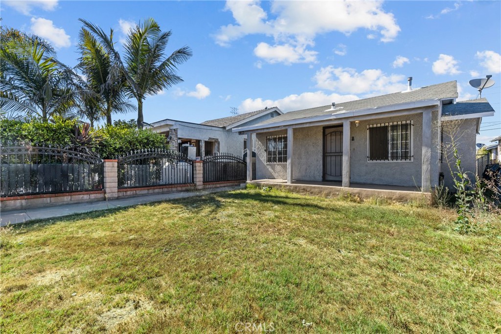 LOCATION , LOCATION , LOCATION , LOCATION !!!!!
SPACIOUS, BRIGHT, FULL OF POTENTIAL- YOUR FOREVER HOME AWAITS......
This charming and exceptionally spacious home is the perfect opportunity for a home buyer looking to plant roots and build equity. Step inside and be greeted by an abundance of natural sunlight that floods the living spaces, creating a warm and inviting atmosphere throughout.
The home boasts a generous layout that provides flexibility and comfort for everyday living, entertaining, and future potential. Sitting on a large lot, the expansive backyard offers a blank canvas with endless possibilities to build an ADU (Accessory Dwelling Unit) or create your own private outdoor oasis. The private driveway provides ample off-street parking and even more room for growth.
Located just minutes from Downtown LA (DTLA) and some of the city’s top attractions like the Crypto.com Arena, SoFi Stadium, and Kia Forum, you’ll love being close to the action while still enjoying a peaceful neighborhood setting. Plus, you’re just around the corner from local shopping centers, restaurants, and everyday conveniences.
Don’t miss out on this rare opportunity to own a bright, spacious home in a prime location with incredible potential to build equity. Whether you’re looking to invest, expand, or simply settle in — this home checks all the boxes!