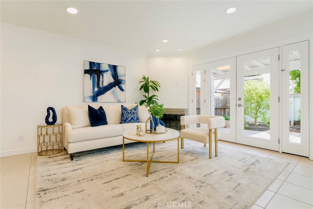 7885 Cerritos Avenue 12