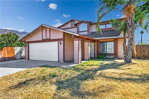 Photo of 580 Wimbledon Dr, San Jacinto, CA 92583 (MLS # CV26081259)