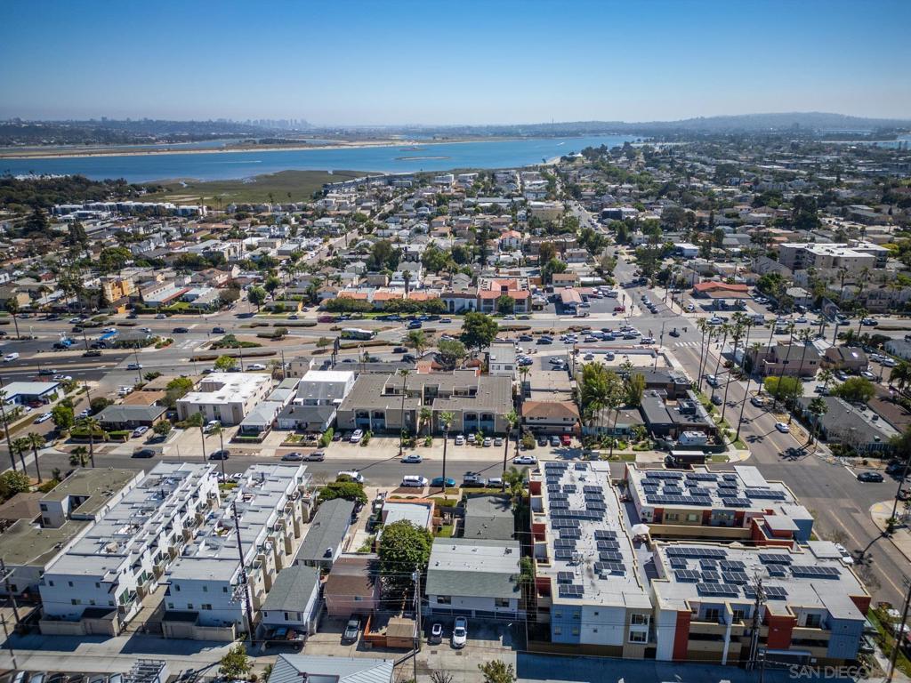 1930 Hornblend Street