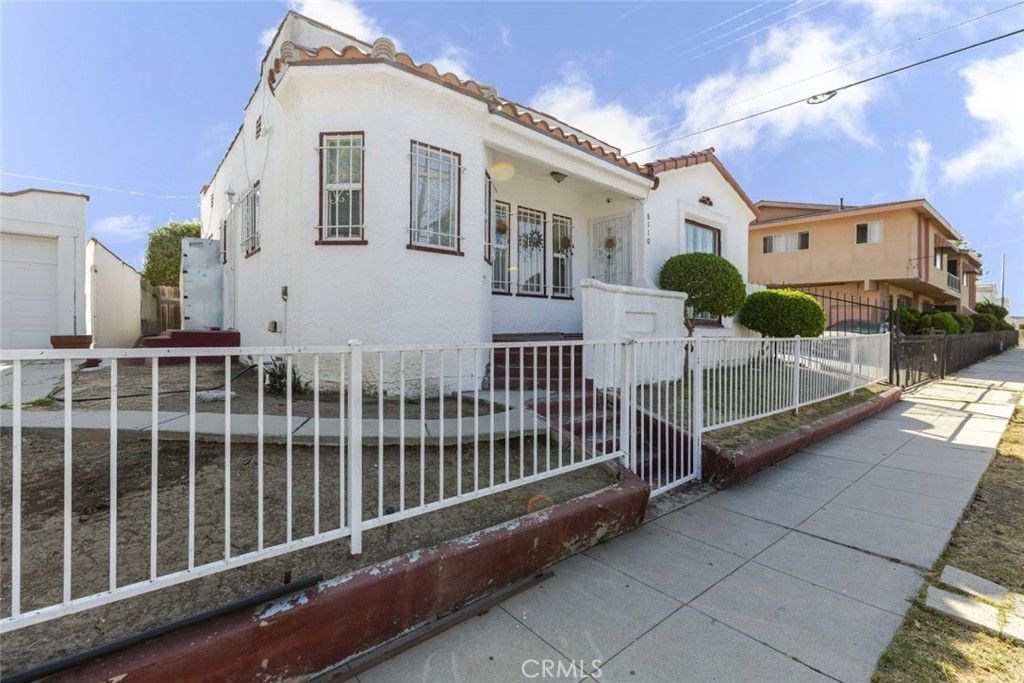 Photo of 8110 S Halldale Avenue, Los Angeles, CA 90047 (MLS # DW25224860)