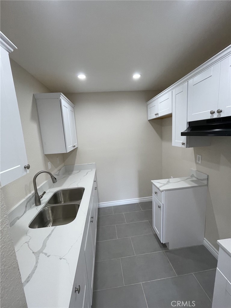 865 W 48th Street