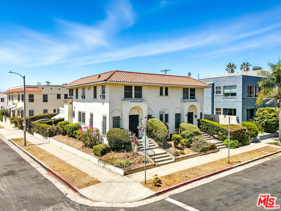 This charming duplex property at 4300 Gateway in Los Angeles' vibrant Silver Lake neighborhood offers a mix of modern convenience and investment potential. Featuring two spacious 2-bedroom/1.25-bathroom units and a brand-new vacant studio ADU, it's perfect for owner-occupiers or investors seeking strong returns with a 5.99% pro-forma cap rate and 12.53 GRM. Just steps from Sunset Boulevard and trendy hotspots like Erewhon and Intelligentsia Coffee, residents enjoy easy access to top dining, shopping, and entertainment. With three garages, washer/dryer hook-ups in 2 of the units, tenant-paid trash, and eligibility for residential financing, this low-maintenance gem minimizes landlord expenses while maximizing appeal in a prime location near Santa Monica and Hollywood Boulevards.