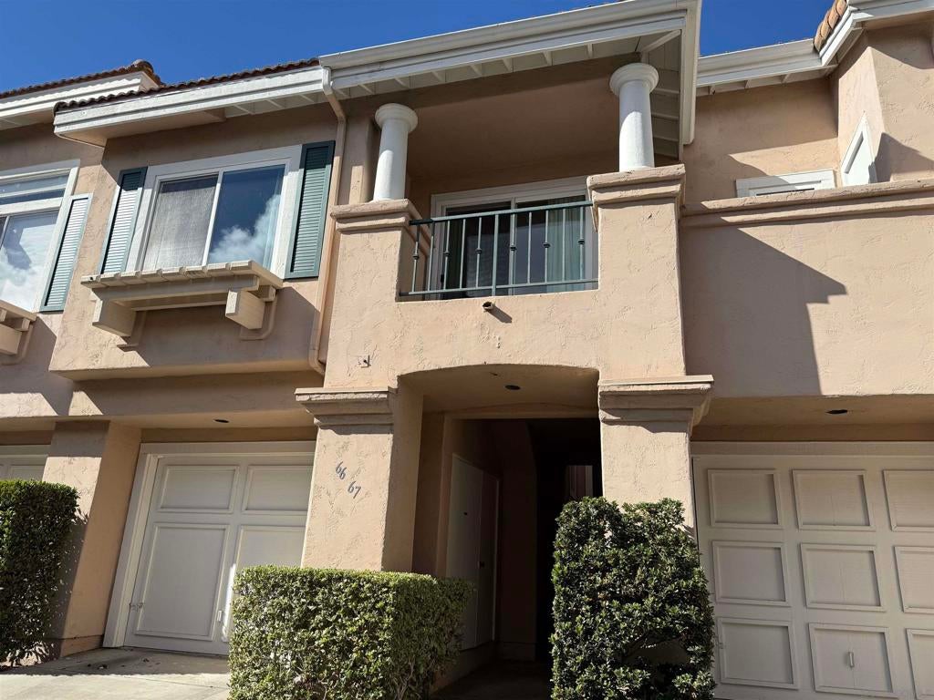 7275 Calabria Court CT