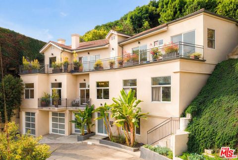 Photo of 2333 Vasanta Way, Los Angeles, CA 90068 (MLS # 26650673)
