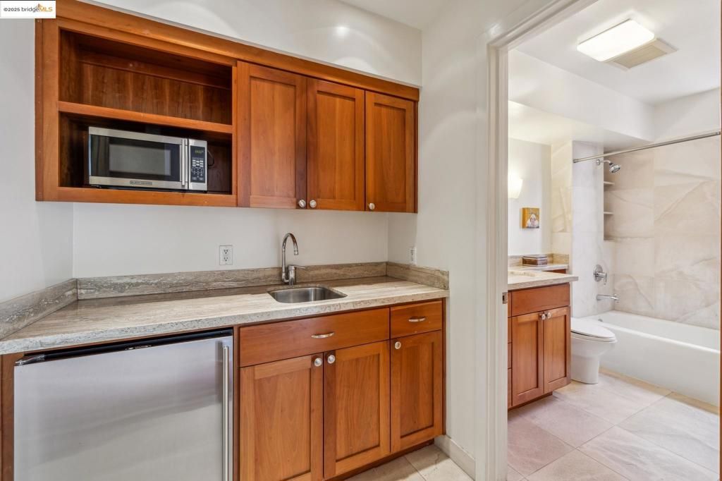 listing image 130720562779308276699
