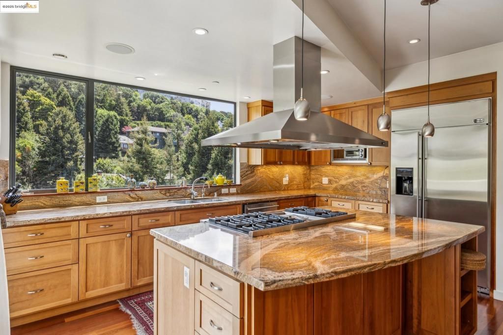 listing image 130725948595974380769