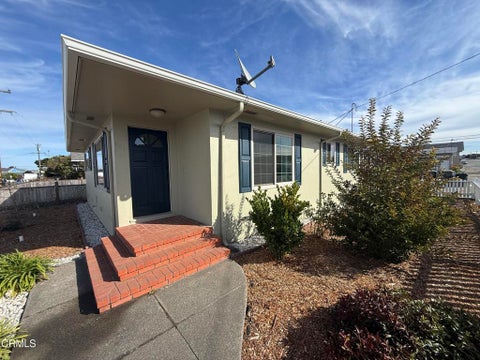 Photo of 401 Madrone Street, Fort Bragg, CA 95437 (MLS # C1-11561)