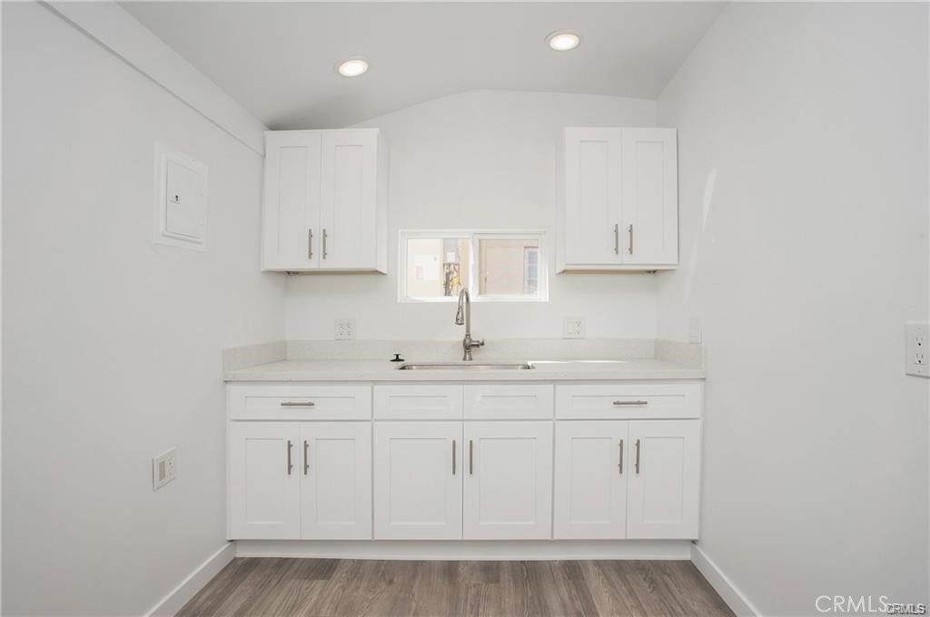 251 Avenida Del Mar B