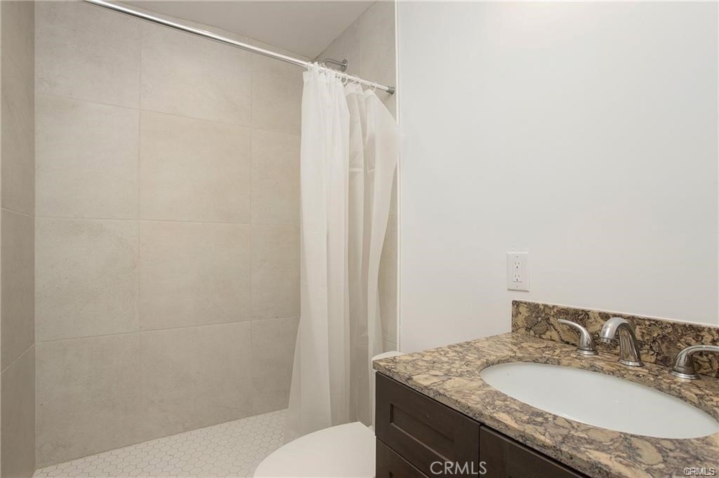 251 Avenida Del Mar B