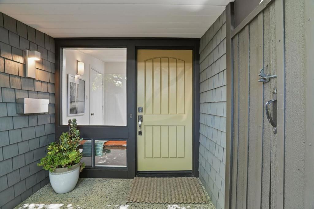 237 Edlee Avenue