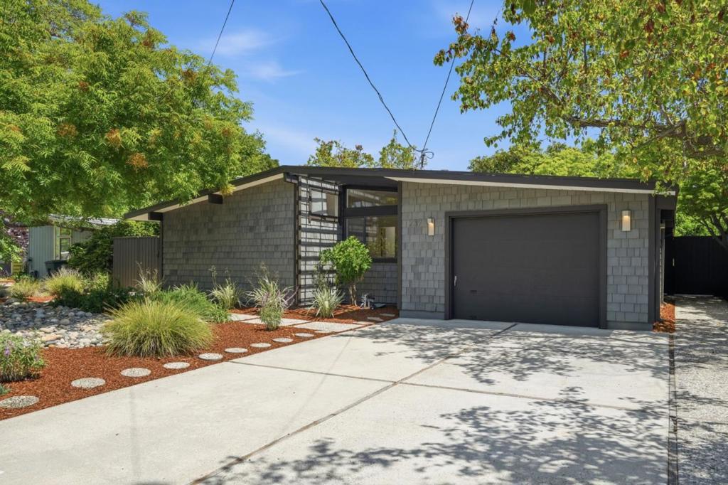 237 Edlee Avenue