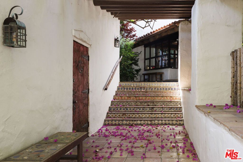 Photo of 659 E Channel Road, Santa Monica, CA 90402 (MLS # 25573225)