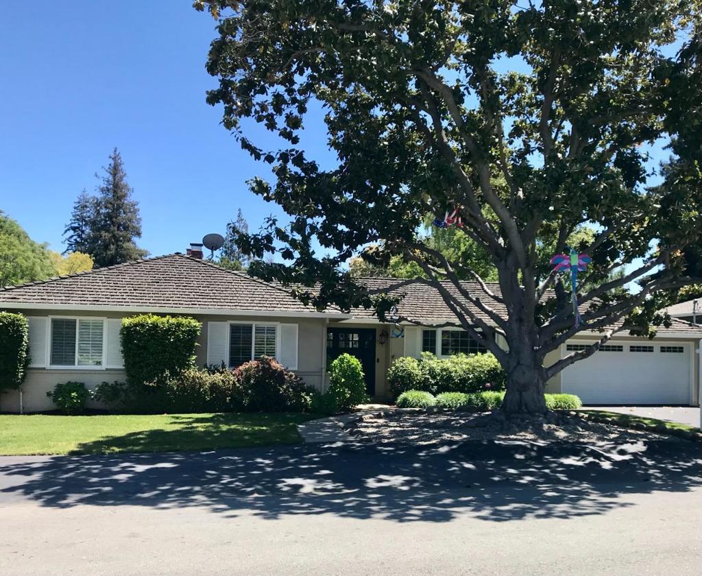 Bright remodeled ranch home with beautiful private yard on one of most coveted streets in prime Central Menlo Park. Open floor plan with soaring ceilings, multiple skylights, and walls of glass leading to sunny rear yard. Large separate family room and hardwood floors throughout most of house. Walk to outstanding Oak Knoll Elementary School and Hillview Middle School.