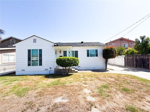 Photo of 10672 Frances AVE, Garden Grove, CA 92843 (MLS # DW26108439)