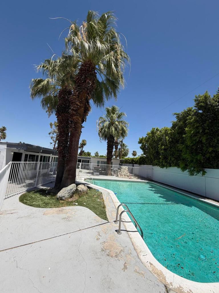 1733 E Amado Road