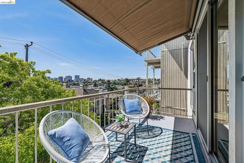 Photo of 811 York St, Oakland, CA 94610 (MLS # 41131727)