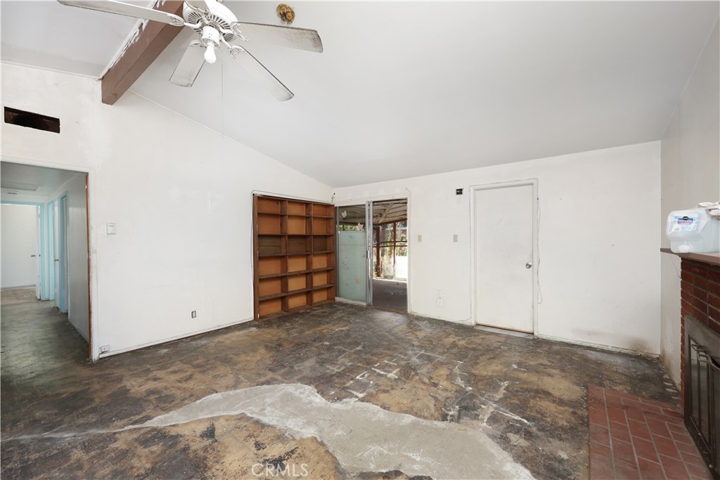 1245 W Cherry