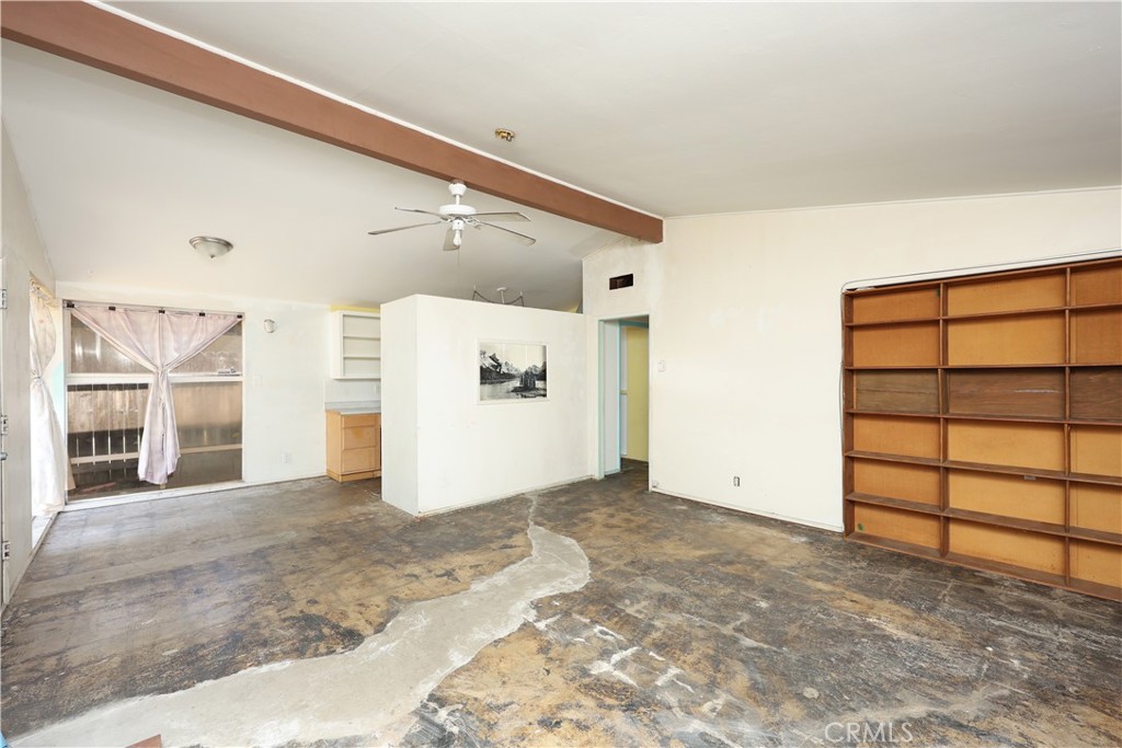 1245 W Cherry