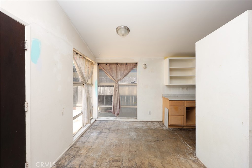 1245 W Cherry
