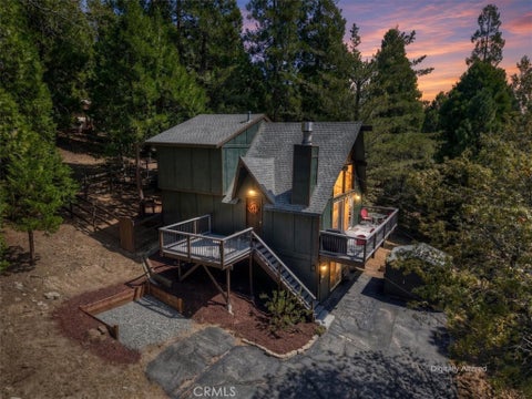 Photo of 27230 Peninsula DR, Lake Arrowhead, CA 92352 (MLS # IG26195152)