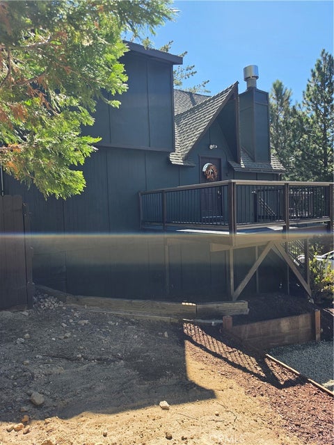 Photo of 27230 Peninsula DR, Lake Arrowhead, CA 92352 (MLS # IG26195152)