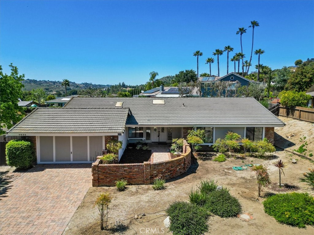 3652 Lake Garden Drive