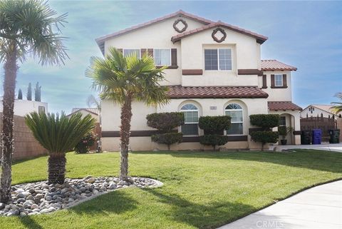Photo of 12661 Shorewood, Victorville, CA 92392 (MLS # HD26076746)