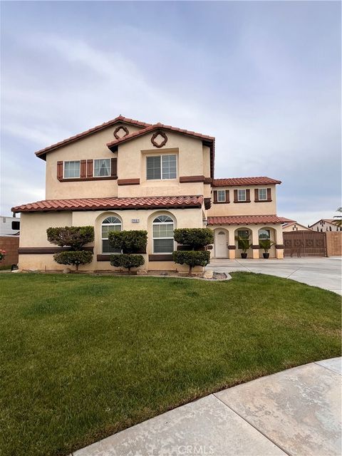 Photo of 12661 Shorewood, Victorville, CA 92392 (MLS # HD26076746)