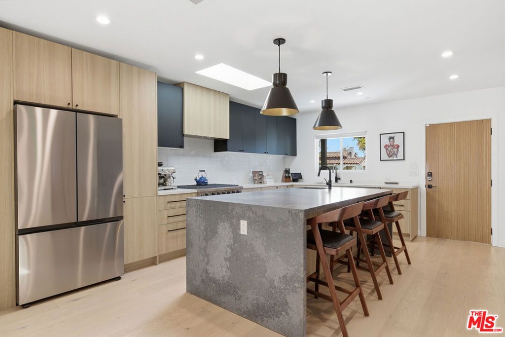 Photo of 1726 S Stanley Avenue, Los Angeles, CA 90019 (MLS # 26837339)
