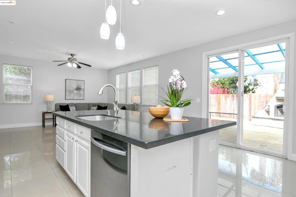 OAKLEY - Residential