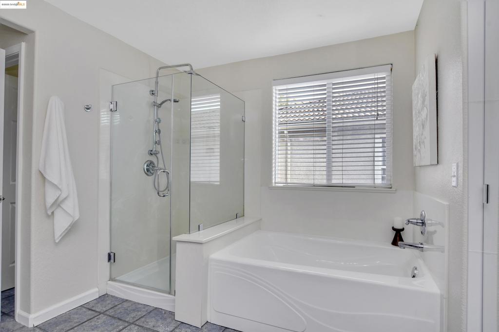 OAKLEY - Residential