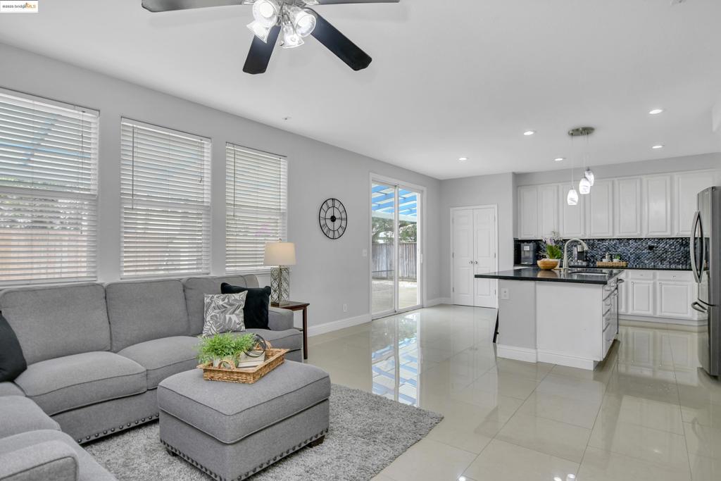 OAKLEY - Residential