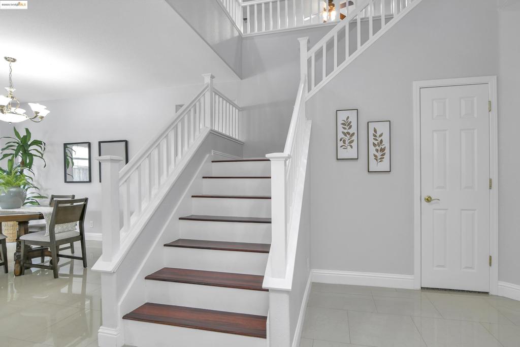 OAKLEY - Residential