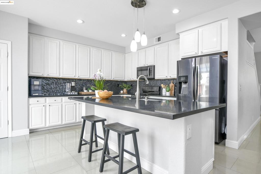 OAKLEY - Residential