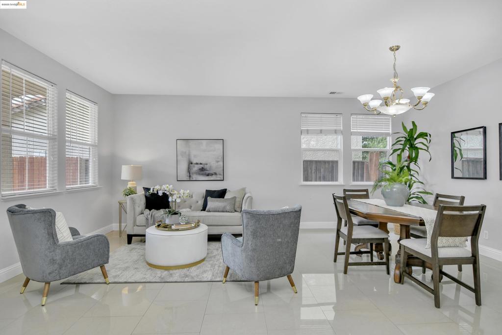 OAKLEY - Residential