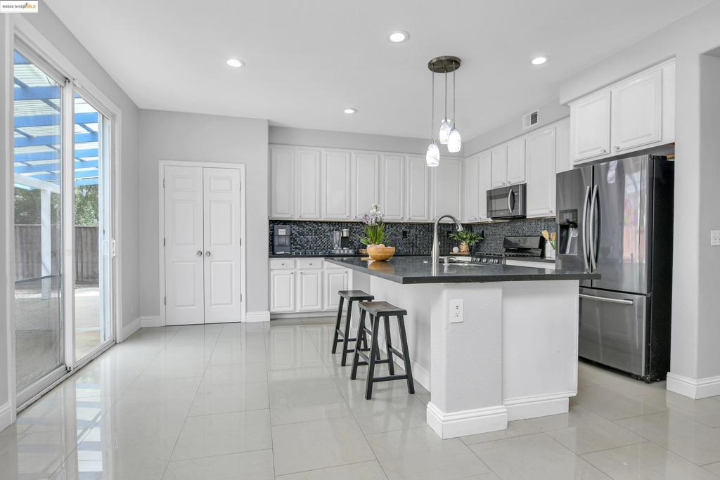 OAKLEY - Residential