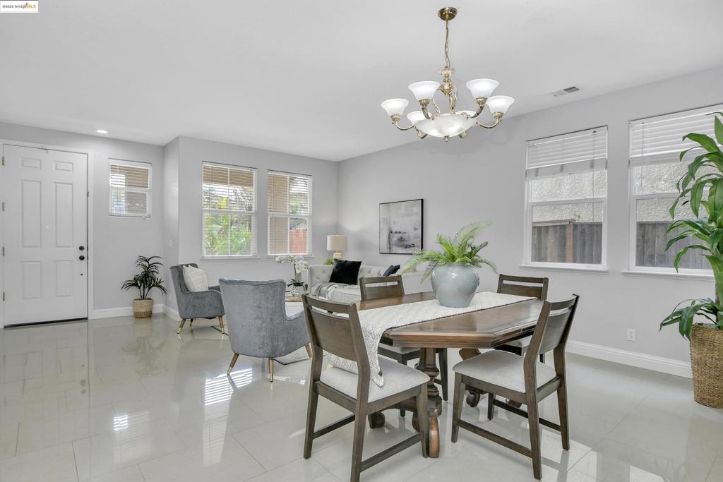 OAKLEY - Residential