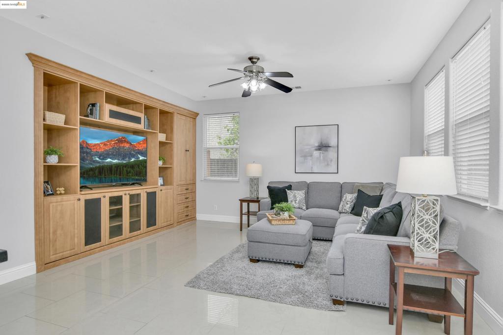 OAKLEY - Residential