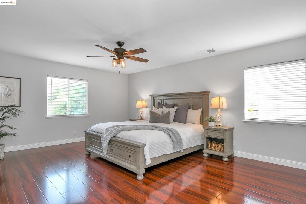 OAKLEY - Residential