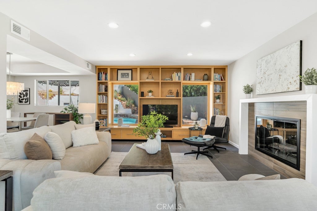 4391 Pampas Road